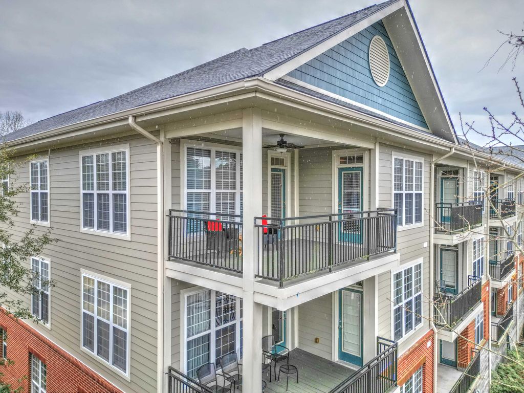 Image 4 of property listing at 520 Trillium Court, Santee, SC 29142