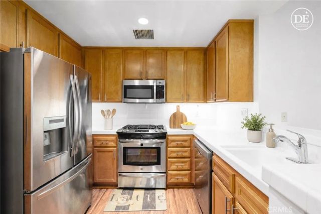 127 Jadestone, Irvine, CA 92603