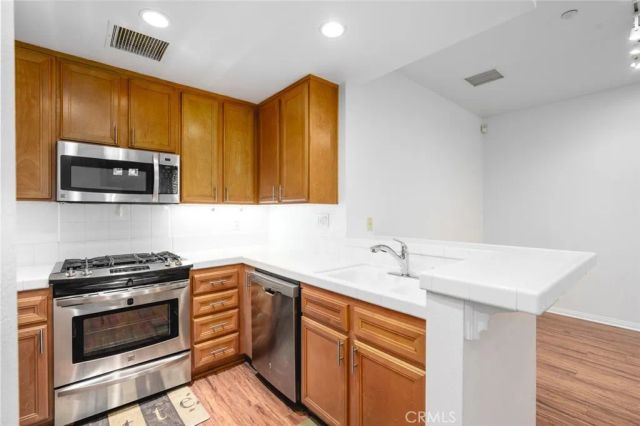 127 Jadestone, Irvine, CA 92603