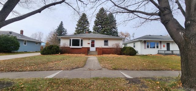 2215 7TH Street S, Moorhead, MN 56560