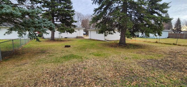 2215 7TH Street S, Moorhead, MN 56560