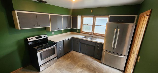 2215 7TH Street S, Moorhead, MN 56560