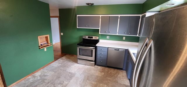 2215 7TH Street S, Moorhead, MN 56560