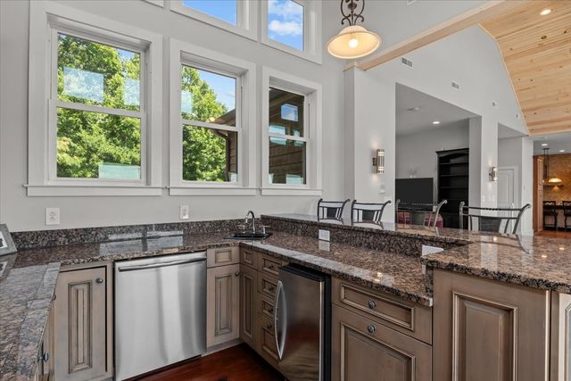 300 Sunset Ridge, Waverly, TN 37185