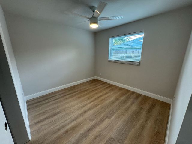 7571 Eaton St, Hollywood, FL 33024