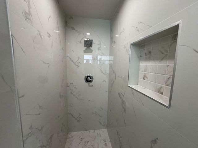 7571 Eaton St, Hollywood, FL 33024