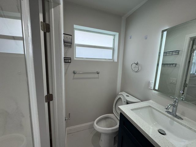 7571 Eaton St, Hollywood, FL 33024