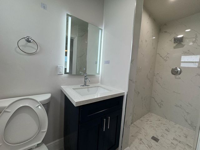 7571 Eaton St, Hollywood, FL 33024