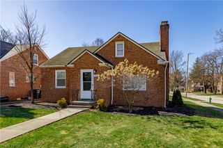 1560 Holmden Road, South Euclid, OH 44121