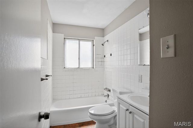 1748 Atmore Drive, St Louis, MO 63136