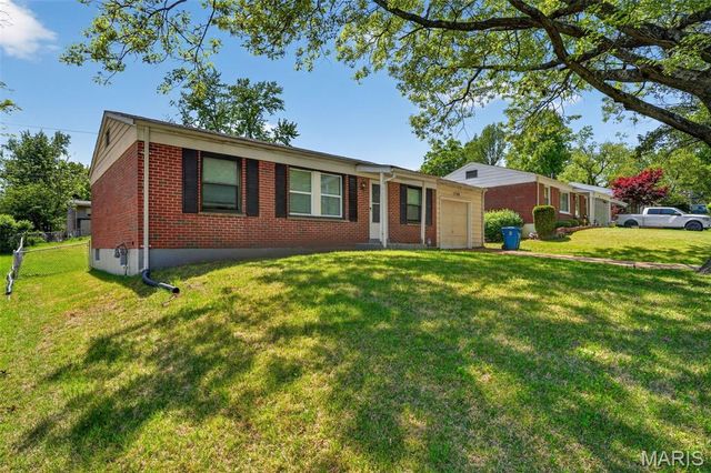 1748 Atmore Drive, St Louis, MO 63136