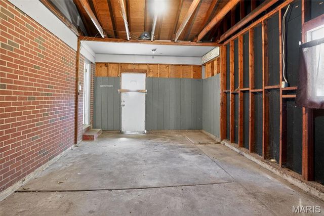 1748 Atmore Drive, St Louis, MO 63136