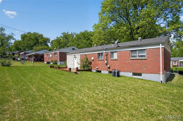 1748 Atmore Drive, St Louis, MO 63136