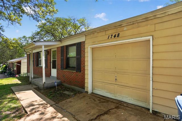 1748 Atmore Drive, St Louis, MO 63136