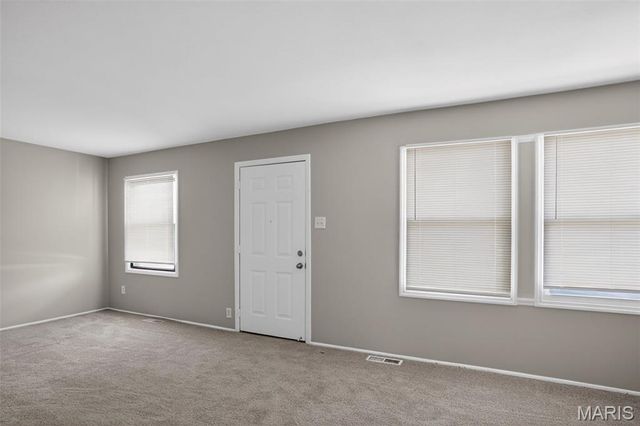 1748 Atmore Drive, St Louis, MO 63136