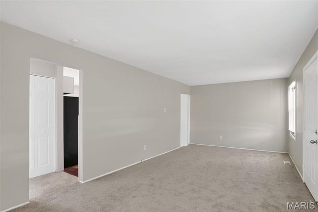 1748 Atmore Drive, St Louis, MO 63136