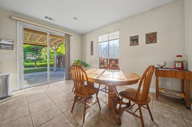 290 Gold Creek Dr, Valley Springs, CA 95252