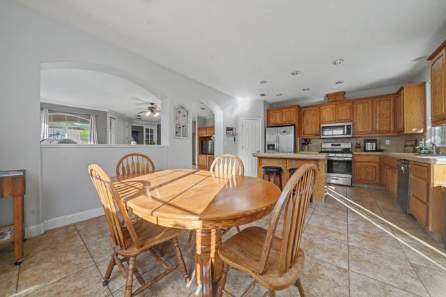 290 Gold Creek Dr, Valley Springs, CA 95252