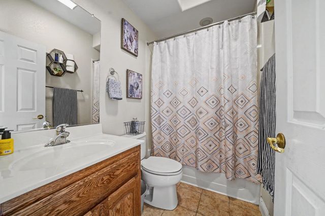 290 Gold Creek Dr, Valley Springs, CA 95252