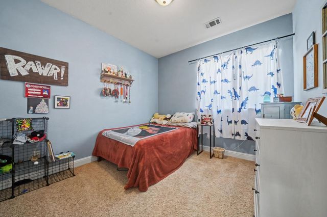 290 Gold Creek Dr, Valley Springs, CA 95252