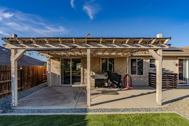 290 Gold Creek Dr, Valley Springs, CA 95252