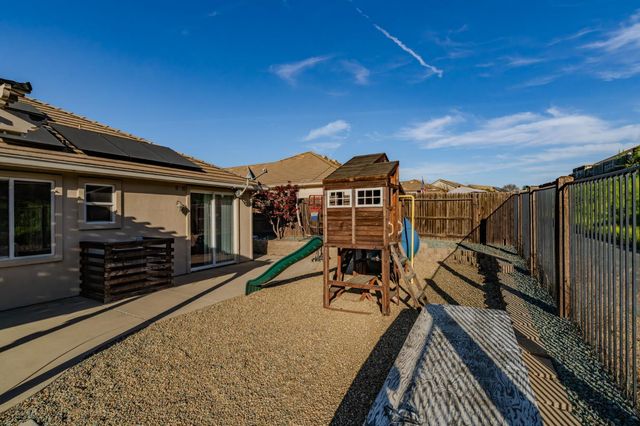 290 Gold Creek Dr, Valley Springs, CA 95252