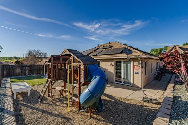 290 Gold Creek Dr, Valley Springs, CA 95252