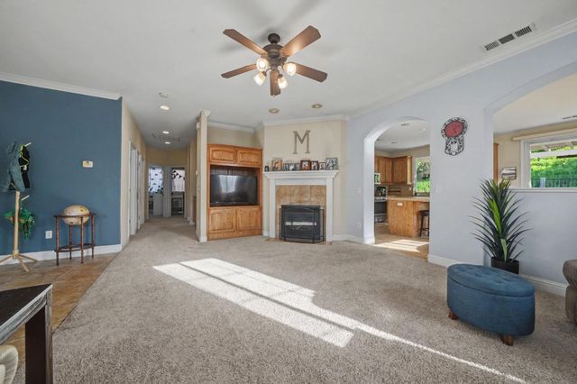 290 Gold Creek Dr, Valley Springs, CA 95252