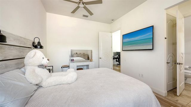 4981 HUBNER CIRCLE, Sarasota, FL 34241