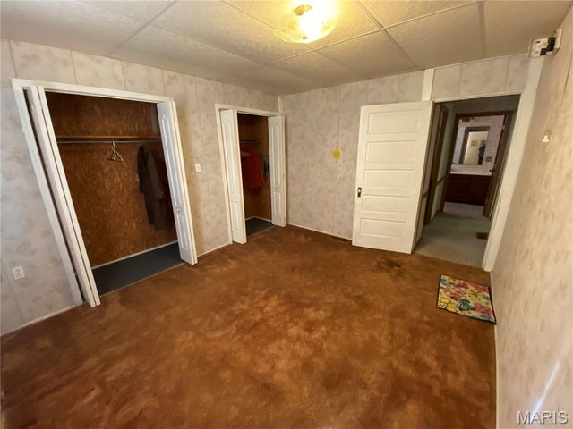 482 E Walnut Street, Nashville, IL 62263