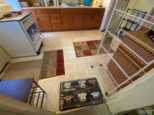 482 E Walnut Street, Nashville, IL 62263