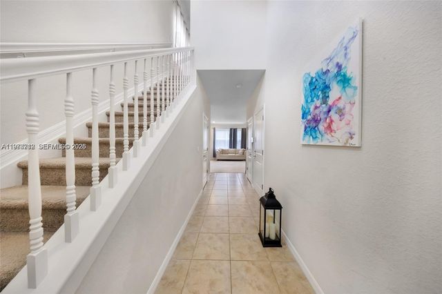 932 Banyan Dr, Hollywood, FL 33021