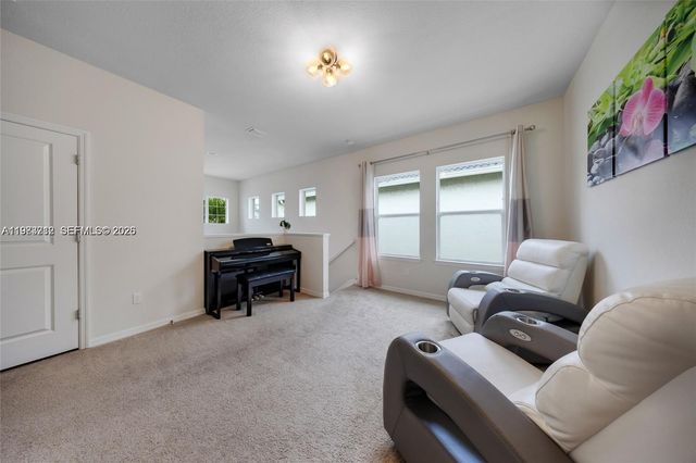 932 Banyan Dr, Hollywood, FL 33021