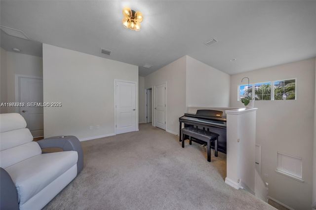 932 Banyan Dr, Hollywood, FL 33021