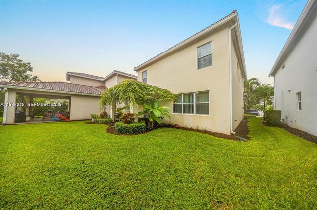 932 Banyan Dr, Hollywood, FL 33021