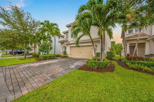 932 Banyan Dr, Hollywood, FL 33021
