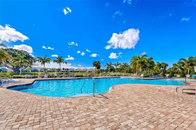 932 Banyan Dr, Hollywood, FL 33021