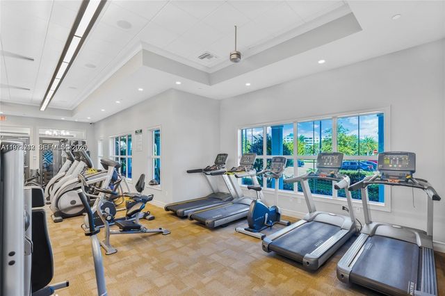 932 Banyan Dr, Hollywood, FL 33021