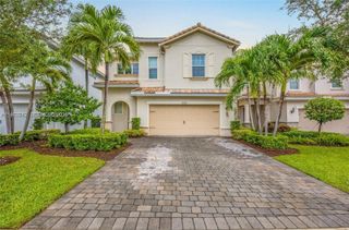 932 Banyan Dr, Hollywood, FL 33021