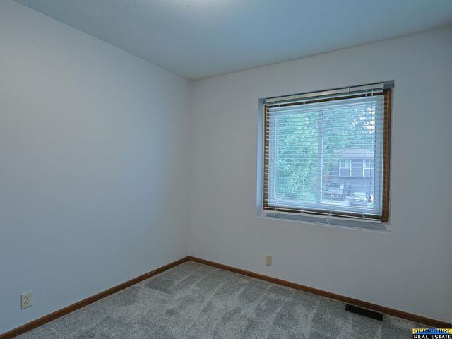 5825 N 127 Avenue Circle, Omaha, NE 68164