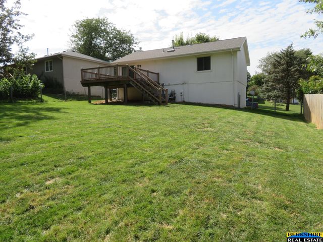 5825 N 127 Avenue Circle, Omaha, NE 68164