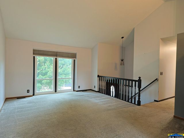 5825 N 127 Avenue Circle, Omaha, NE 68164