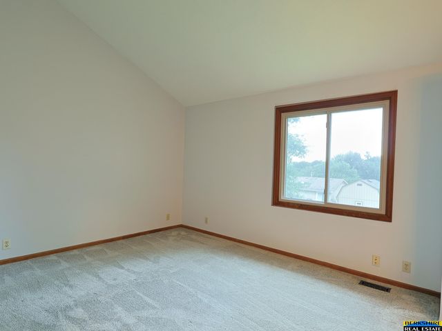 5825 N 127 Avenue Circle, Omaha, NE 68164
