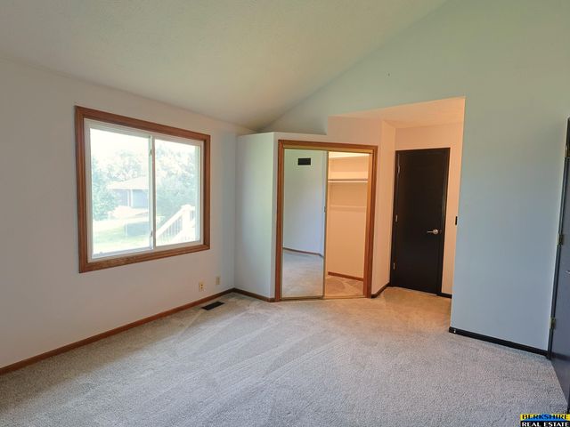 5825 N 127 Avenue Circle, Omaha, NE 68164
