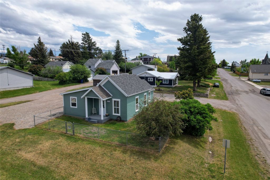 Image 1 of property listing at 102 E Chilton Street, White Sulphur Springs, MT 59645