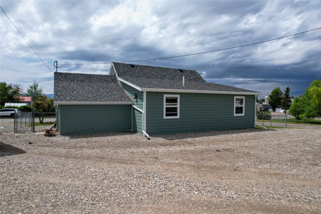 Image 19 of property listing at 102 E Chilton Street, White Sulphur Springs, MT 59645