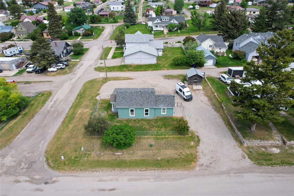 Image 22 of property listing at 102 E Chilton Street, White Sulphur Springs, MT 59645