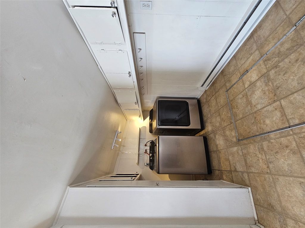 Image 8 of property listing at 102 E Chilton Street, White Sulphur Springs, MT 59645