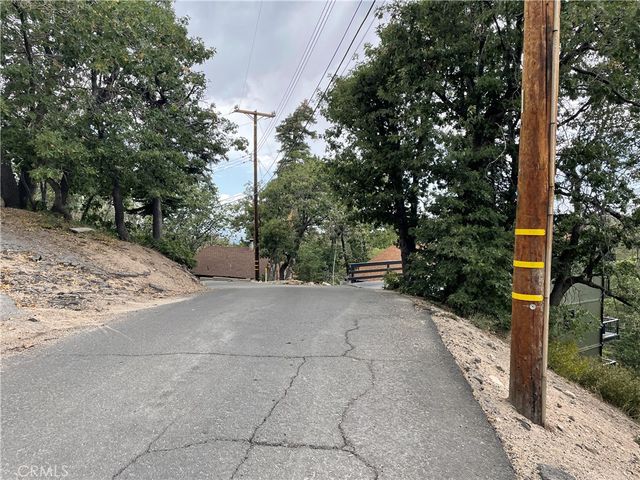33462 Angeles Drive, Green Valley Lake, CA 92341