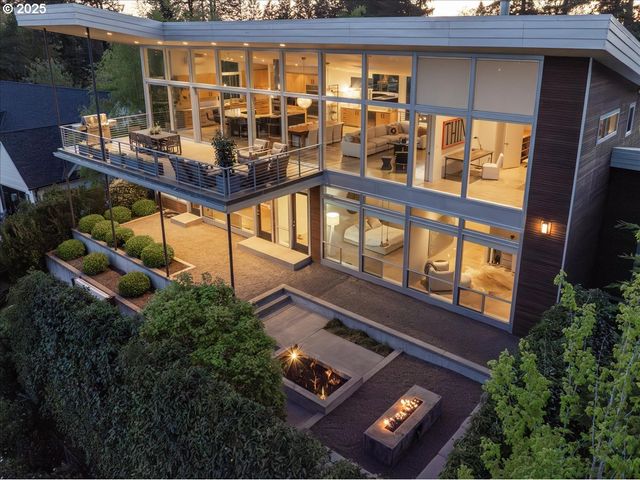 1900 CREST Dr, Lake Oswego, OR 97034